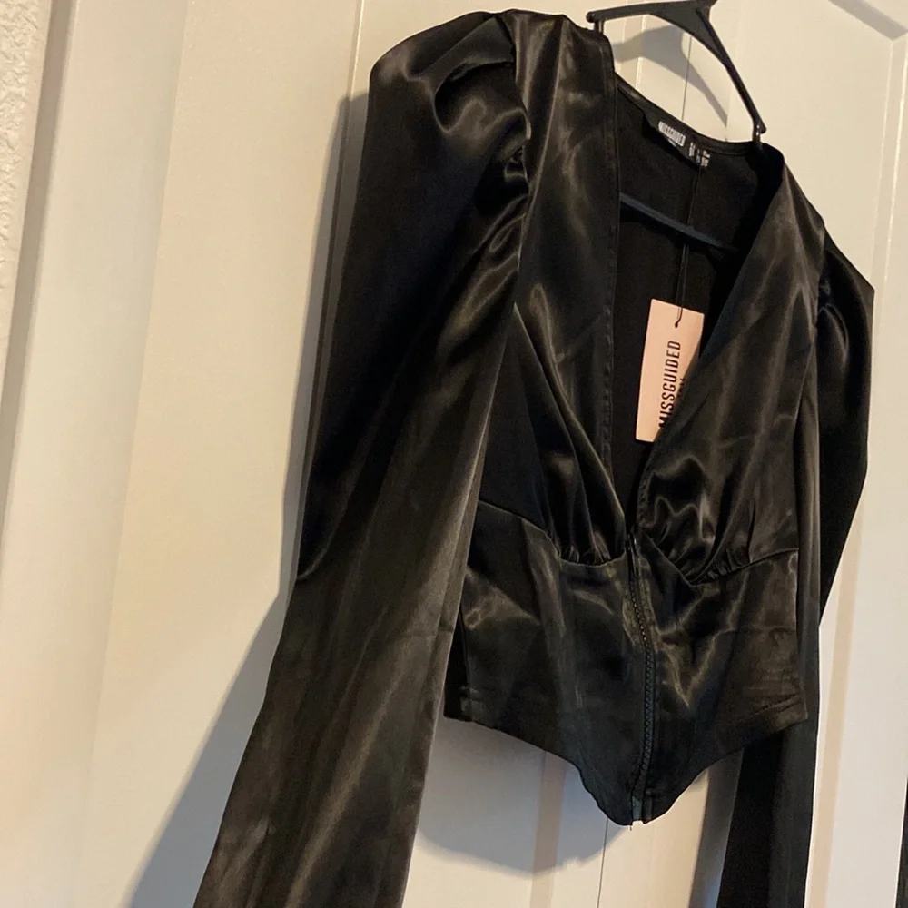 NWT Misguided “Tall” Zip Front Long Pff Sleeve Cropped Blouse | Size 6 - Picture 7 of 9
